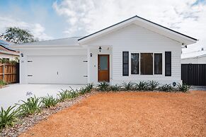 Exquisitely Spacious 3-bed Home