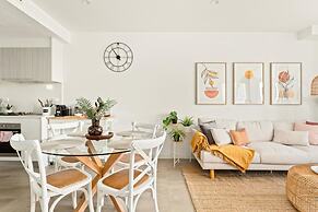 Coastal 2-bed Apartment Near Beach