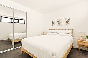 Coastal 2-bed Apartment Near Beach