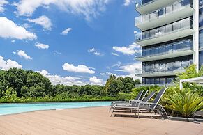 Spacious 1-bed With View in Central Location
