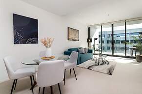 Spacious 1-bed With View in Central Location
