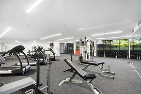 Spacious 1-bed With View in Central Location