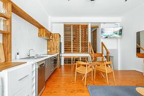 Stylish Inner City 2-bed Unit by Fig Lane Park