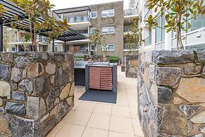 Central 1-bed With Parking, BBQ