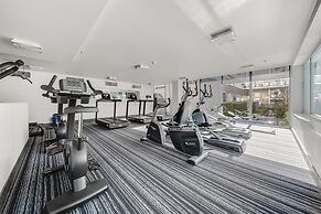 Central 1-bed With Parking, BBQ