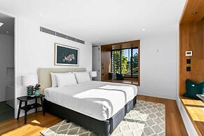 Impeccable 3-bed Home Near the Beach