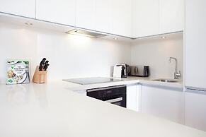 Spacious Studio With Balcony in Inner-city Glebe