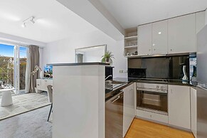 Lovely Boutique 1-bed Unit With Gym & Pool