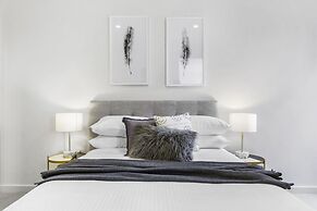 Boutique Apartment in Quiet, Sought-after Suburb