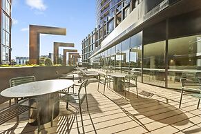 Phillip 2-bed: Chic Interiors, Amazing Amenities