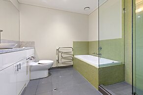 2-bed Inner-city Pad With Gym