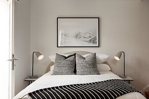 Stunning Studio With Alfresco Terrace Near Trains