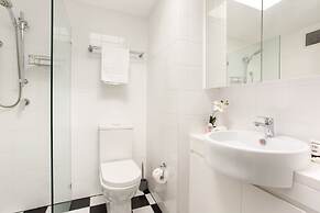 Stunning Studio With Alfresco Terrace Near Trains
