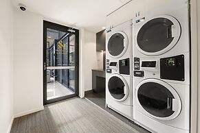 Braddon Studio With BBQ Area