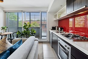 Beautifully Cosy St Kilda Apartment