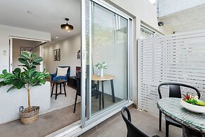 Beautifully Cosy St Kilda Apartment