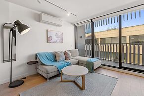 Sleek South Melbourne Pad, 1-bed by Albert Park