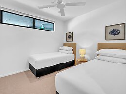 3-bed: Riverfront Alfresco Dining & Rooftop Pool
