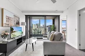 Chic 1 Bed Inner-city Retreat With Pool and Views