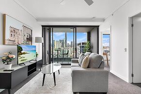 Chic 1 Bed Inner-city Retreat With Pool and Views