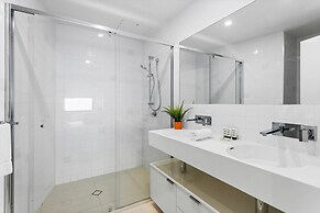 Spacious and Superb 3-bed Apartment