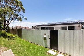 Relaxing 2-bed Home Close to Beaches and Parks