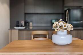 Stylish 2-bed in Braddon With Alfresco Dining