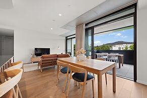 Stylish 2-bed in Braddon With Alfresco Dining