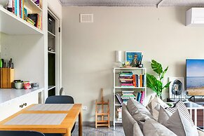 Cosy Sydenham 1-bed by Inner-west's Attractions