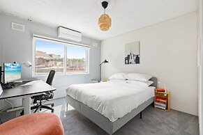 Cosy Sydenham 1-bed by Inner-west's Attractions