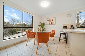 2-bed With Pool, Bbq, Tennis Court & Parking