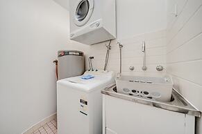 2-bed With Pool, Bbq, Tennis Court & Parking