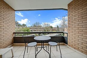 2-bed With Pool, Bbq, Tennis Court & Parking