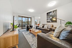 2-bed With Pool, Bbq, Tennis Court & Parking