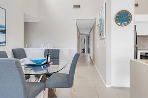 3-bed With Beach Views and Entertainment Area