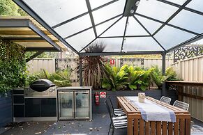 3-bed With Beach Views and Entertainment Area