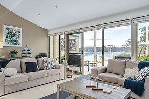 3-bed With Beach Views and Entertainment Area
