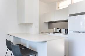 Comfy Balcony Studio Near Parks,
