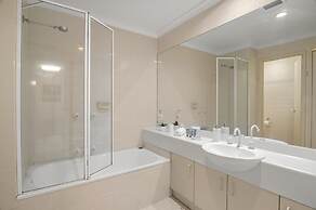 Central 2-bed Pad With Tennis Court,