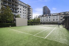 Central 2-bed Pad With Tennis Court,