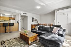 Central 2-bed Pad With Tennis Court,