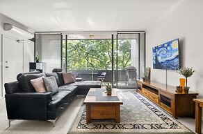 Central 2-bed Pad With Tennis Court,