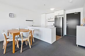 Executive and Spacious Apartment With Balcony