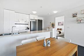 Executive and Spacious Apartment With Balcony