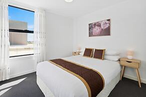 Executive and Spacious Apartment With Balcony