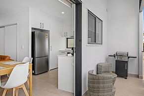 Riverside 3-bed Home With Study Nook and BBQ