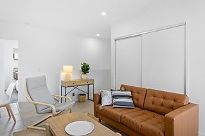 Riverside 3-bed Home With Study Nook and BBQ