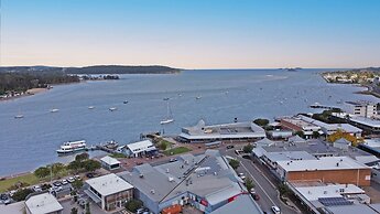 Comfy 2-bedroom Apartment With a Clyde River View