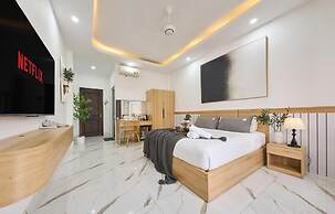 Green Riverside Hotel