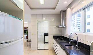 Apt w/ 3BR & BBQ 350m From the Beach Lam0601